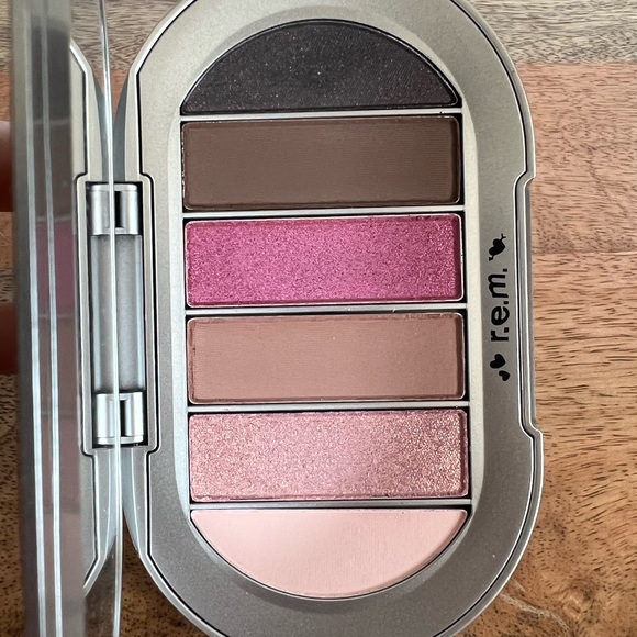 rem beauty Eyeshadow Palette - Picture 2 of 7